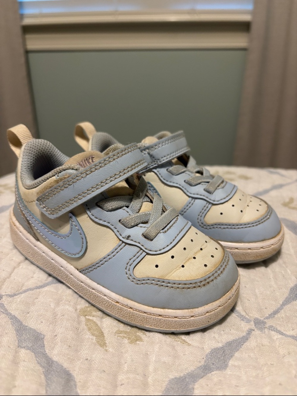 Nike Kids Blue and Cream Court Borough Sneakers